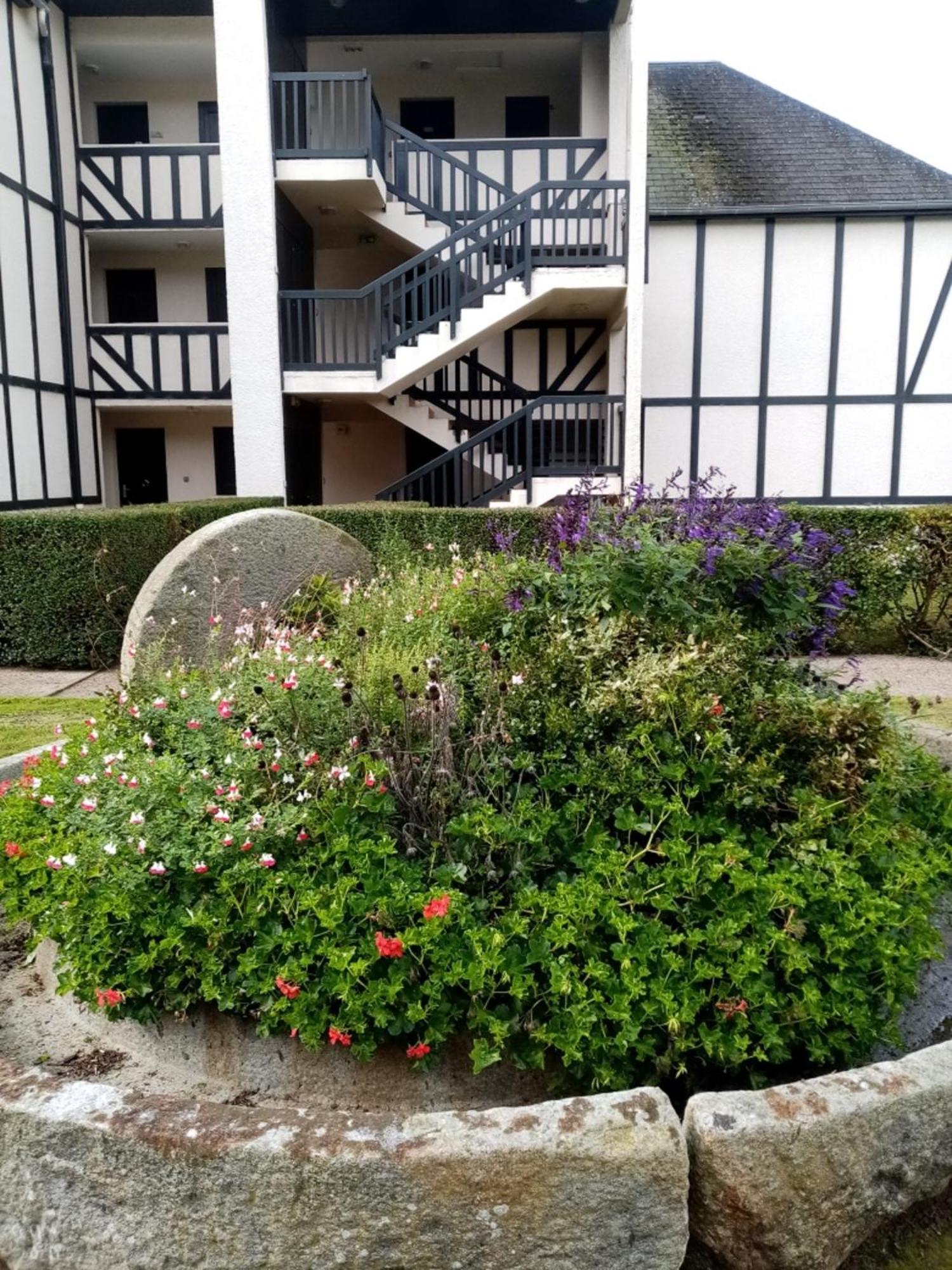 Cabourg Agreable T2 Residence Calme - Terrasse 20M2 - Animaux Bienvenus Exterior foto